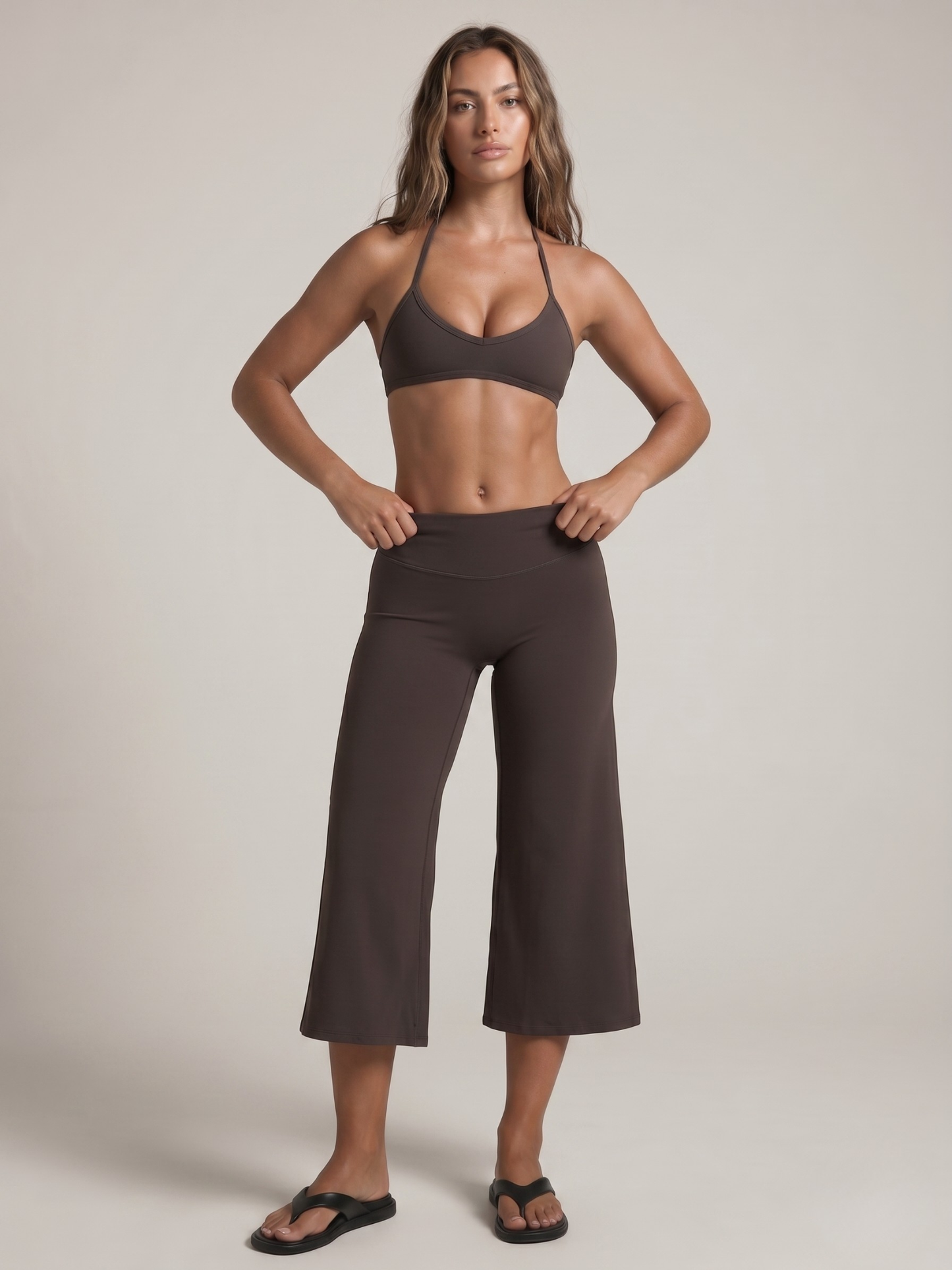 Zovania Oscura Flow – Halter Bra & Wide Leg Crop Pants | Tabac