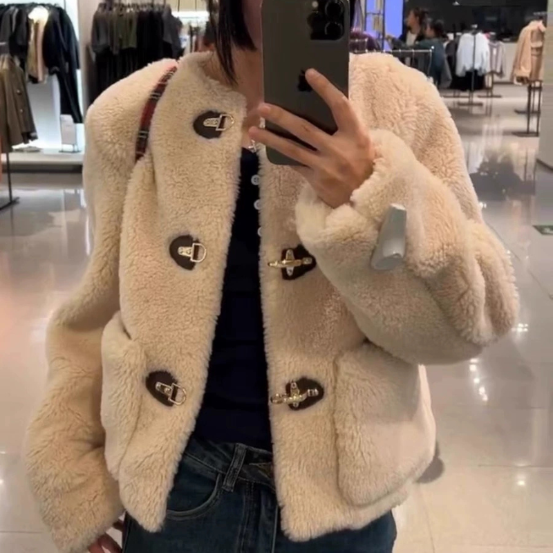 Kuschelige Fleecejacke mit Schnallenverschluss im Loose-Fit