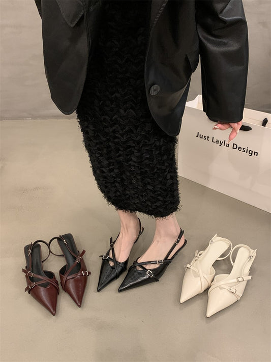 Elegante Riemchen-Pumps mit spitzer Zehenpartie