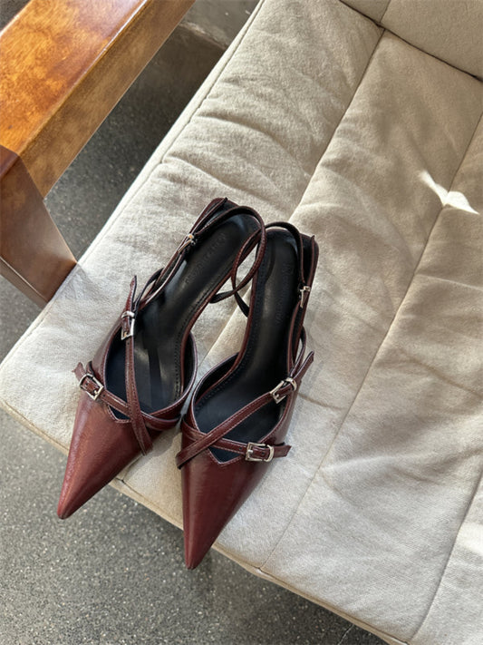 Elegante Riemchen-Pumps mit spitzer Zehenpartie