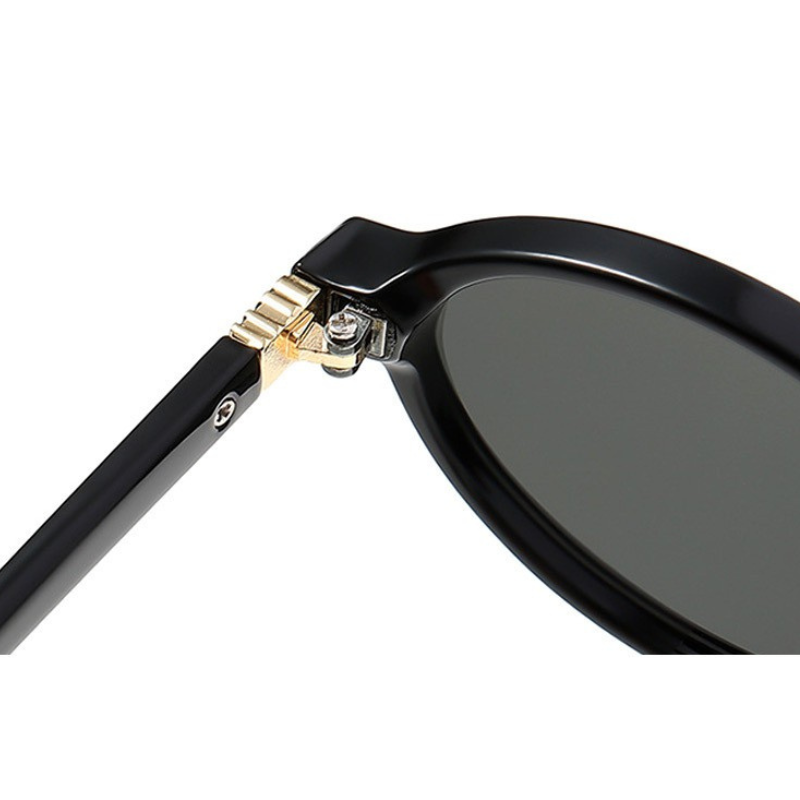 Retro-Sonnenbrille mit rundem Rahmen und goldenen Details