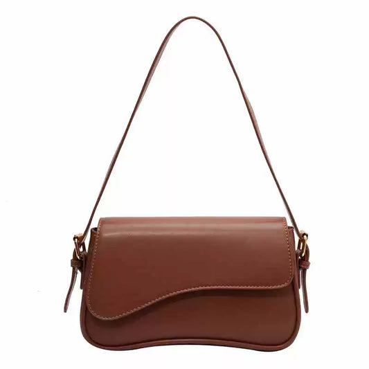 Stylische Schultertasche mit Magnetverschluss und Klappdeckel