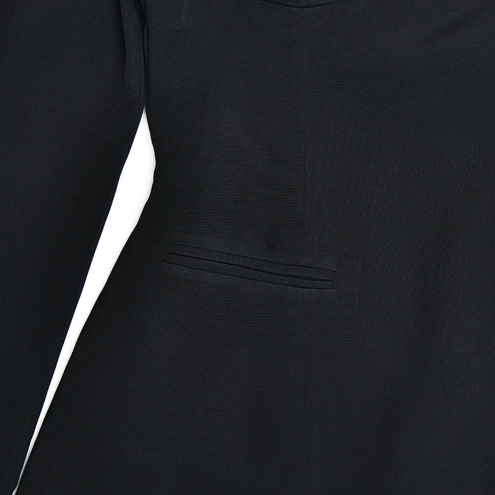 Elegantes High-End Kleid mit langen Ärmeln und ausgestelltem Rock
