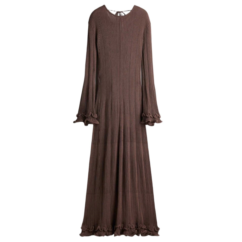 Elegantes Strickkleid mit Trompetenärmeln und Rüschen