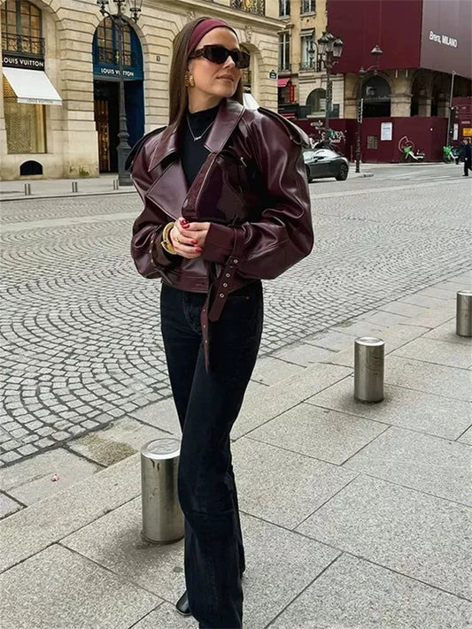 Burgunderrote Lederjacke