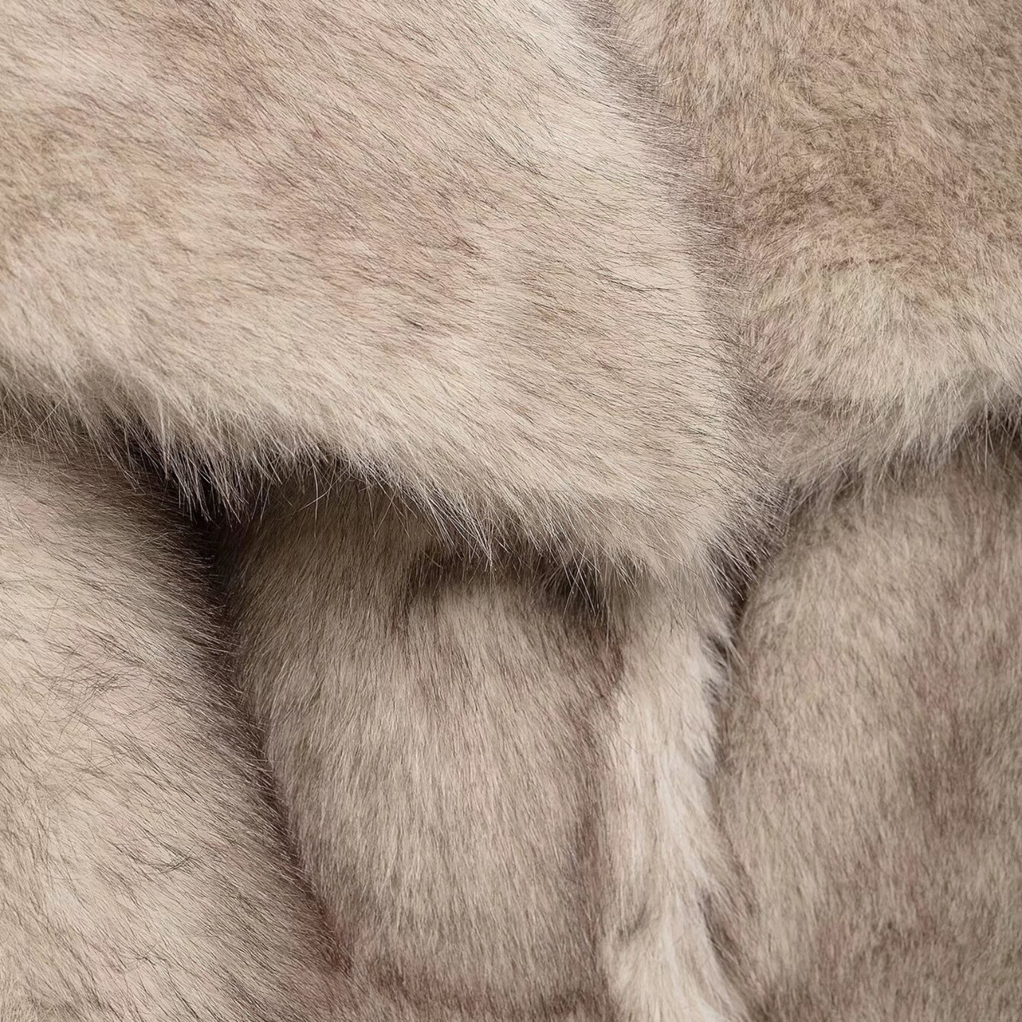 Elegante Kunstpelzjacke mit voluminösem Kragen