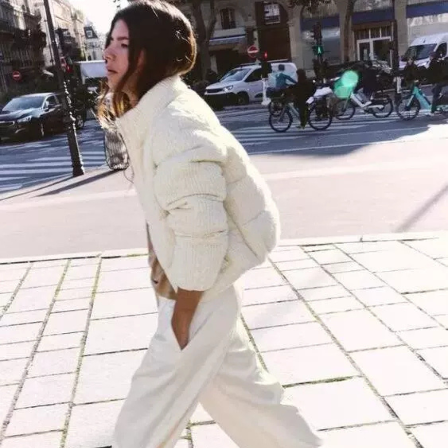 Gesteppte Strickjacke mit Zopfmuster – Kuschelig & Stilvoll