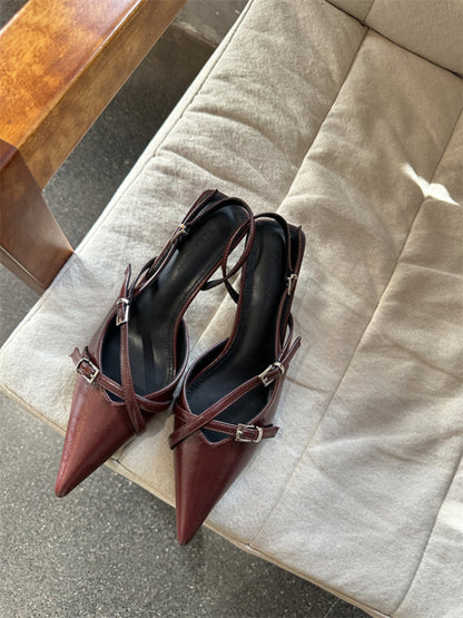 Elegante Riemchen-Pumps mit spitzer Zehenpartie