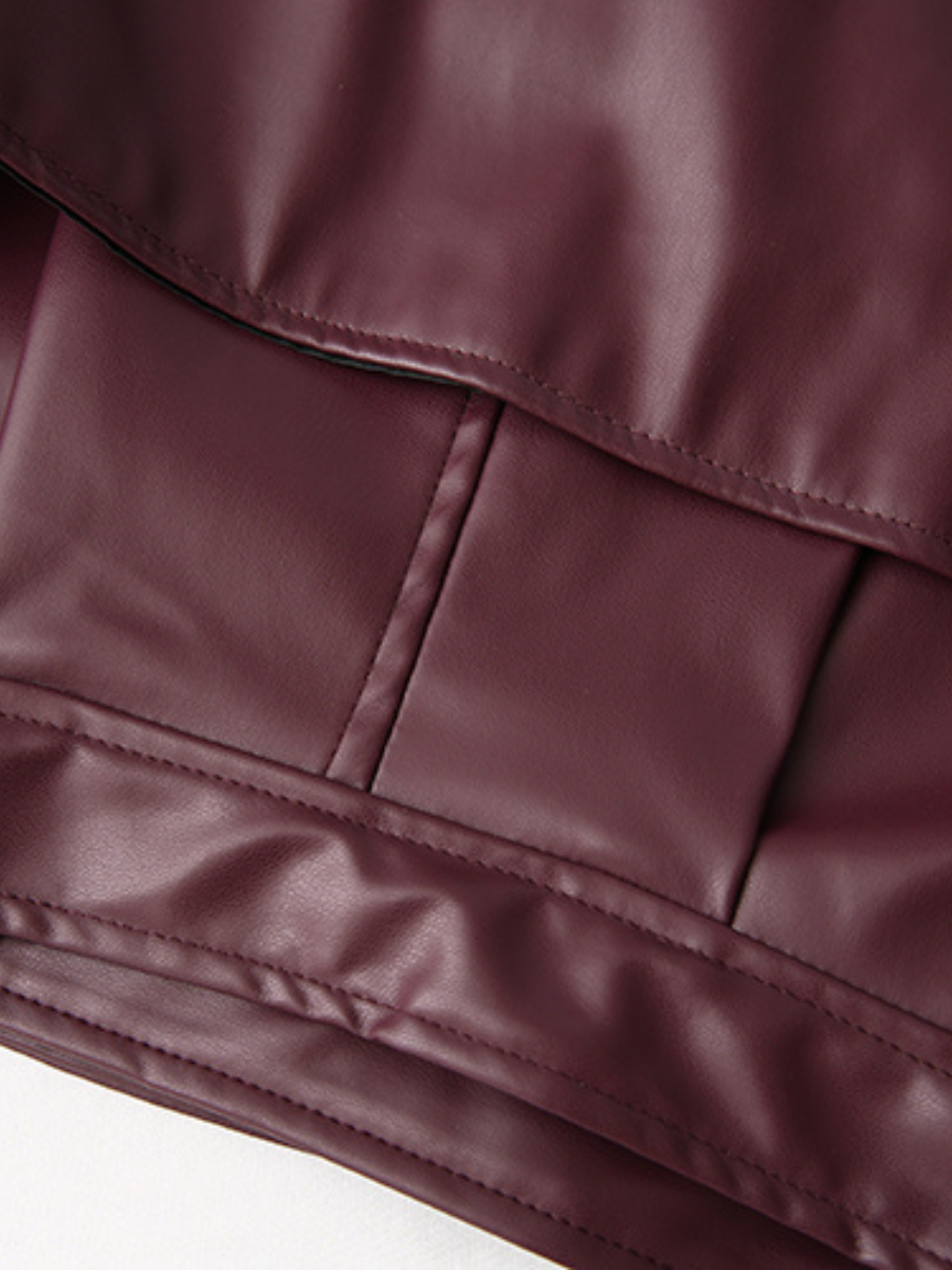 Burgunderrote Lederjacke
