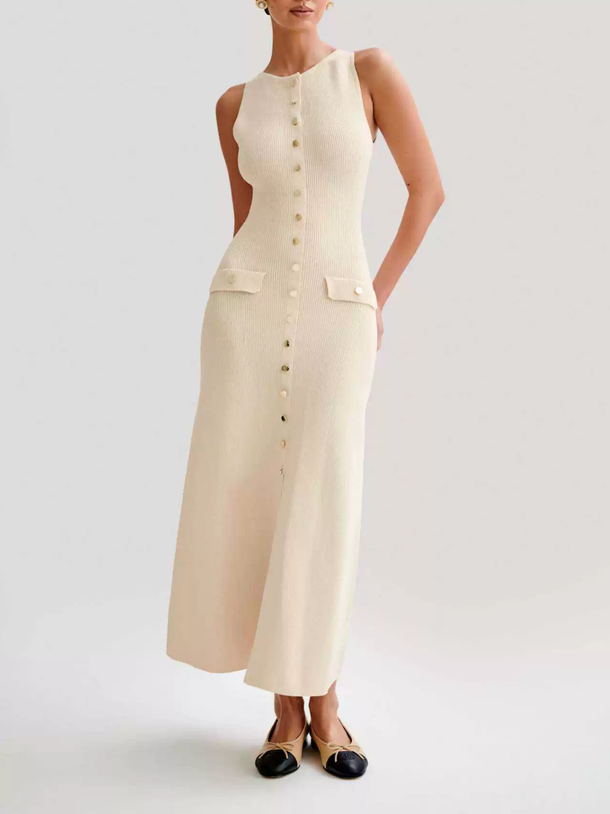 Ärmelloses Strickkleid mit Knopfleiste