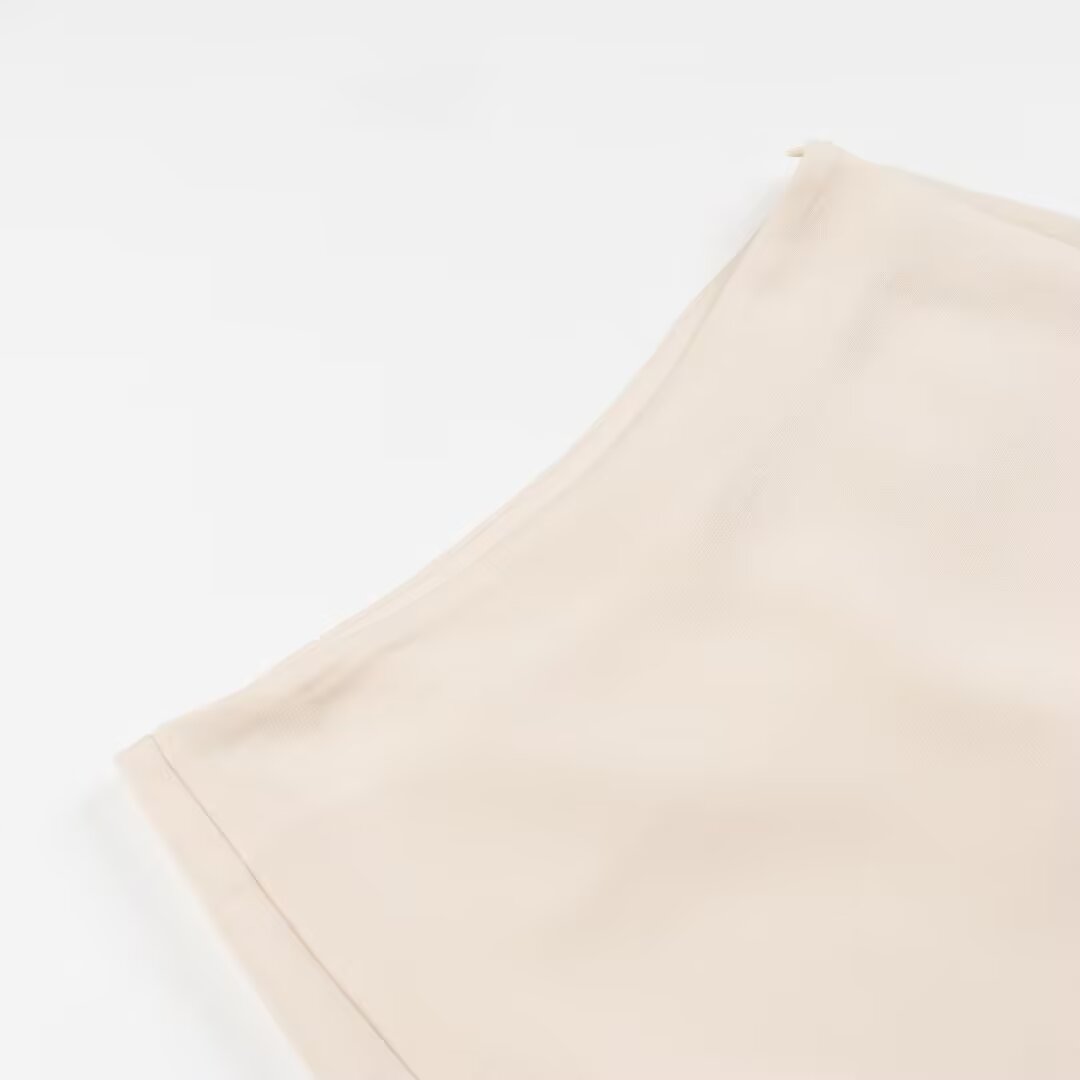 Mid-Waist Minirock – Zeitlose Eleganz mit modernem Twist