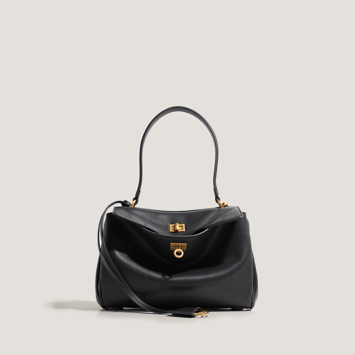 Schultertasche mit raffinierter Verschluss-Optik