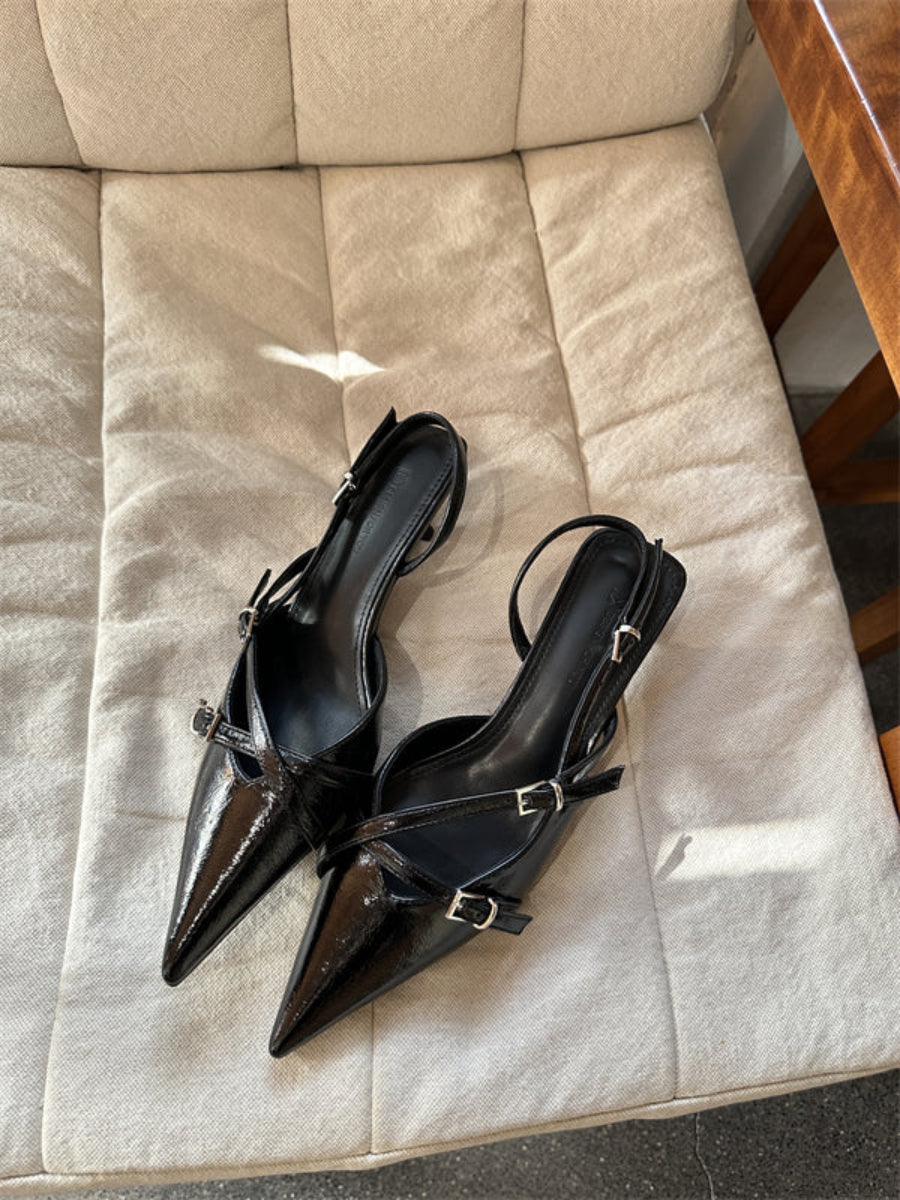 Elegante Riemchen-Pumps mit spitzer Zehenpartie